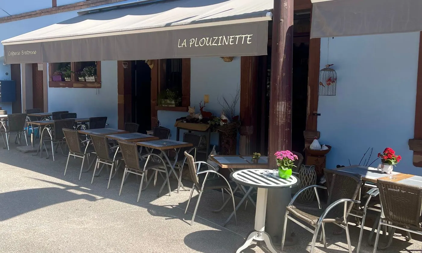 La terrasse sous le store La Plouzinette